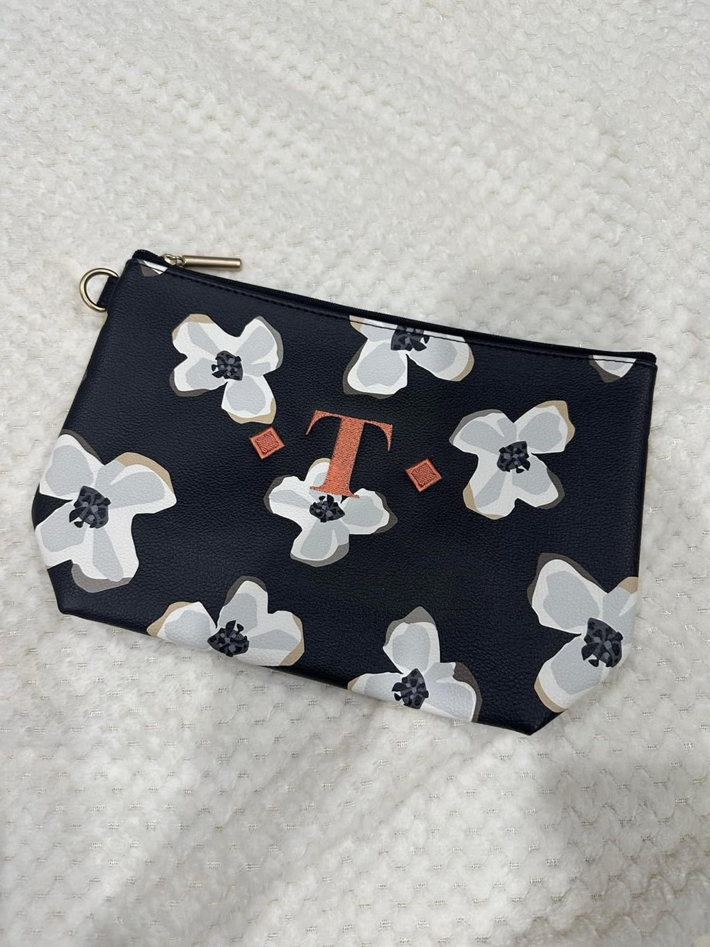 Thirty one gifts tapered pouch
